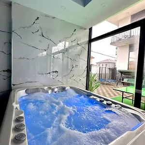 فندق Luxmani & تبليسي